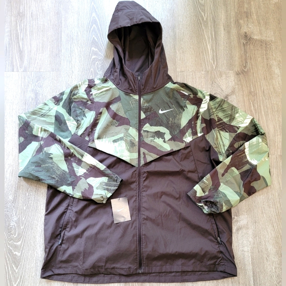 BRAND NEW Nike Repel Windrunner Camo Running Jacket Men's Size XL